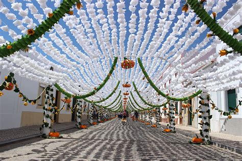 fiestas portugal|Traditional Portuguese Festivals: guide to best festivals